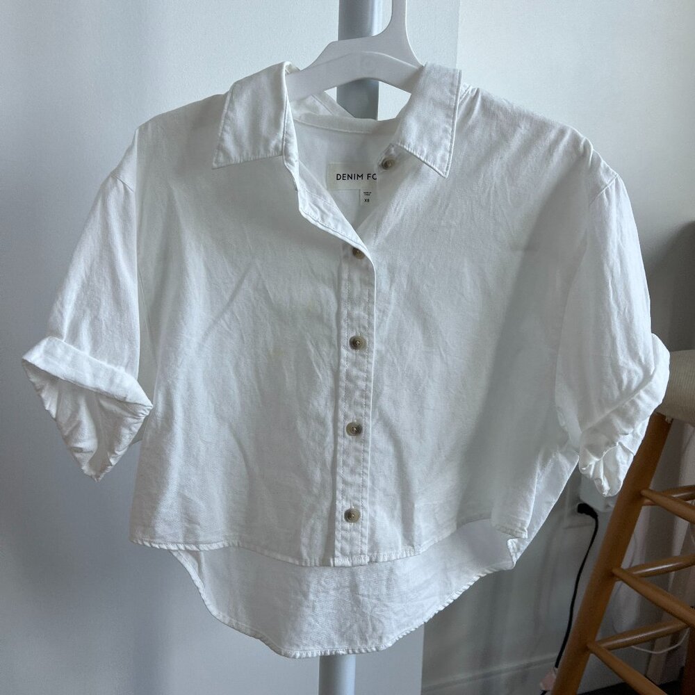 Aritzia cute boxy button up crop with cuffed sleeves
